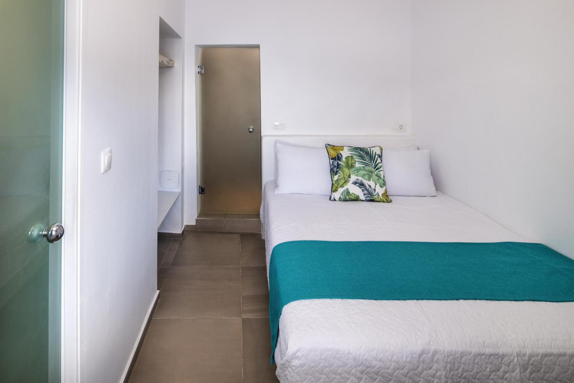 Lava Stone Bed & Breakfast เอีย ภายนอก รูปภาพ